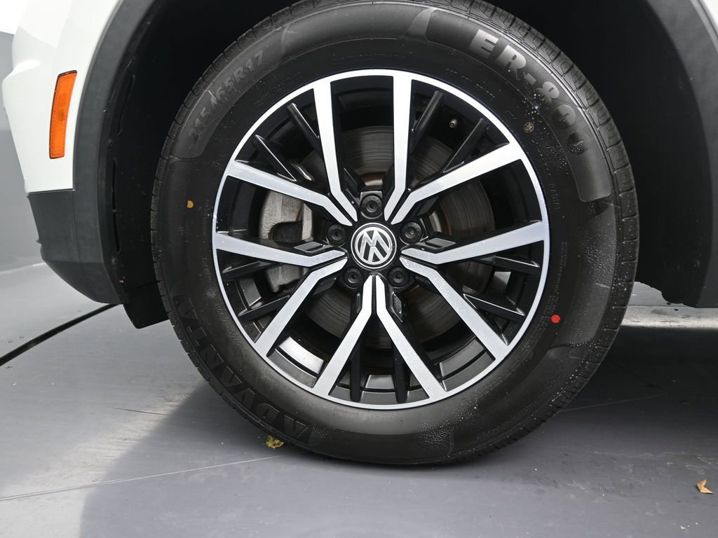 Used 2021 Volkswagen Tiguan SEL image 9