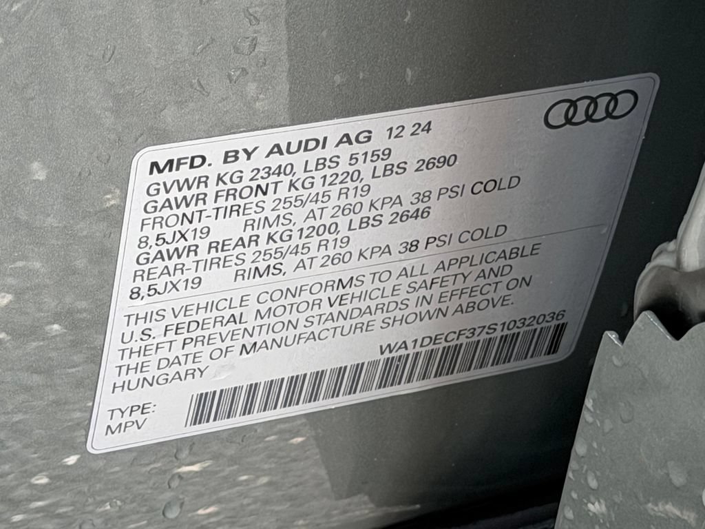 Certified 2025 Audi Q3 2.0T Premium w/ Convenience Package AWD/4WD image 9