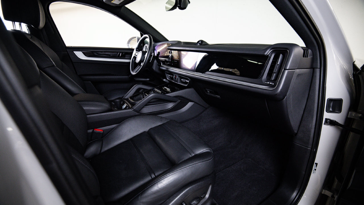 Certified 2024 Porsche Cayenne S AWD/4WD image 28