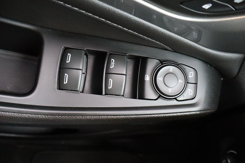 Used 2023 Chevrolet Traverse LT image 29