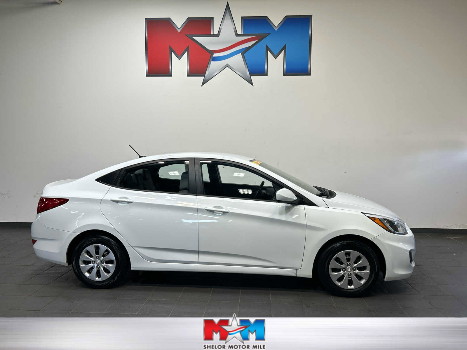 Used 2016 Hyundai Accent SE image 1
