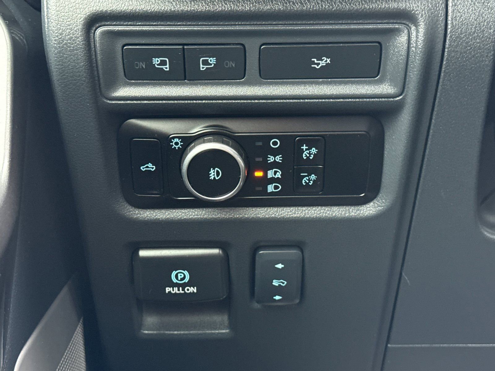 Used 2023 Ford F150 Lariat image 32