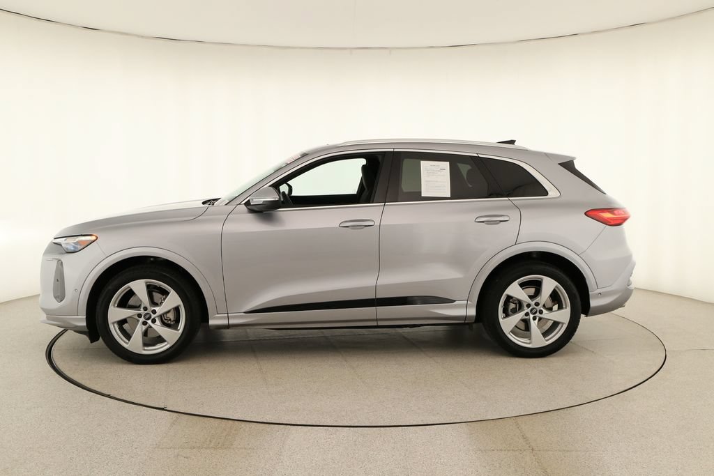 Certified 2025 Audi Q5 Prestige AWD/4WD image 2