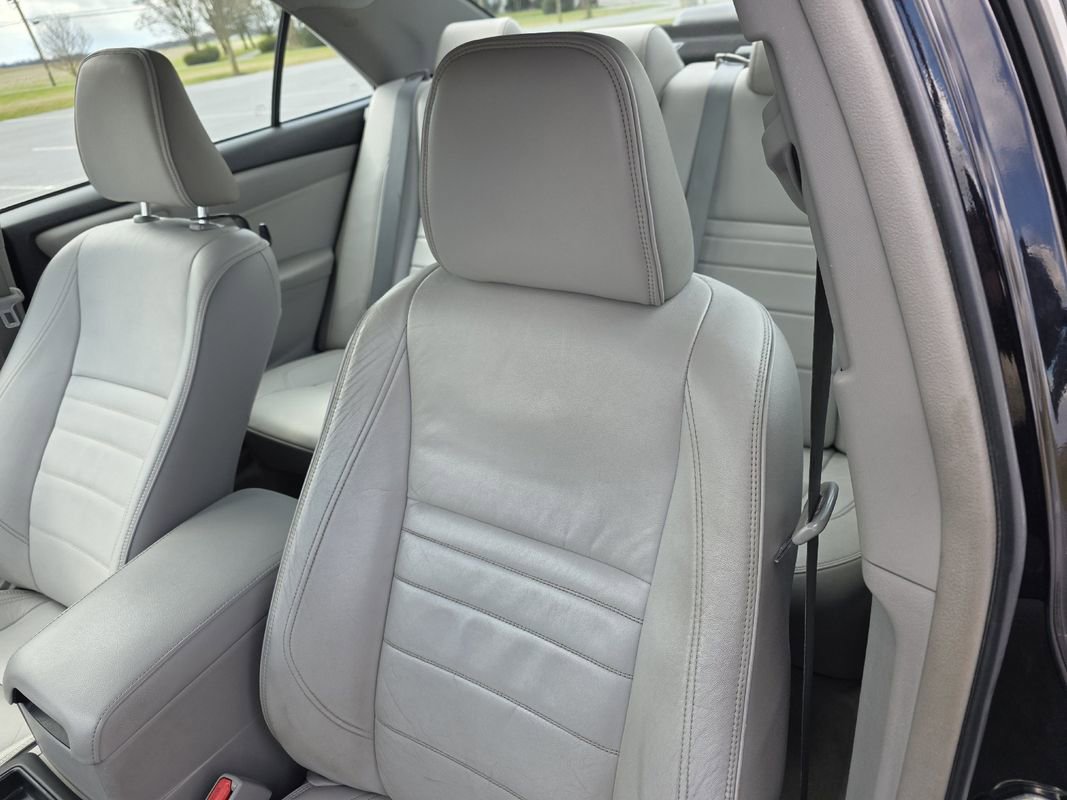 Used 2015 Toyota Camry XLE image 11