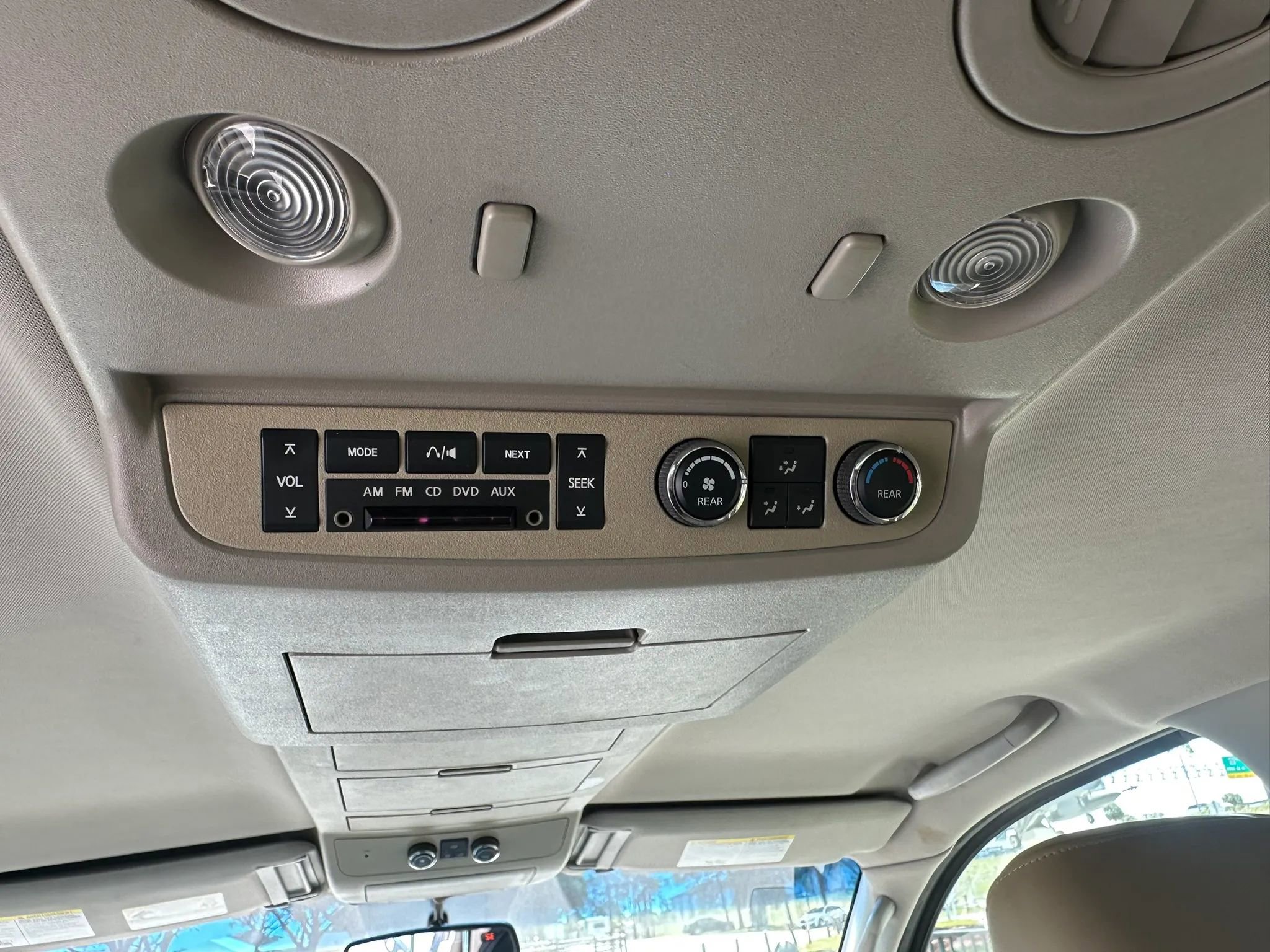 Used 2011 Nissan Armada SL image 27