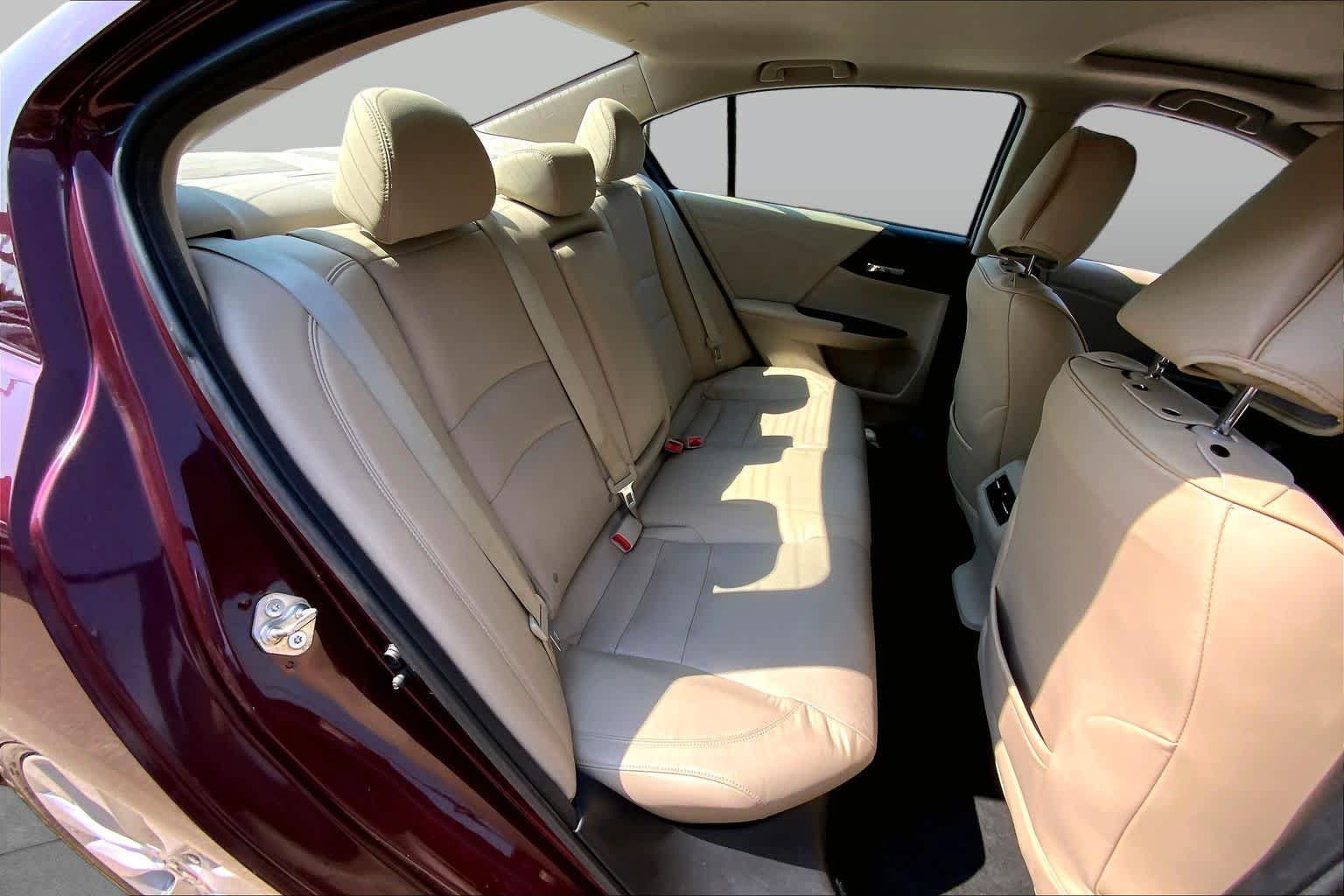 Used 2015 Honda Accord EX-L image 18