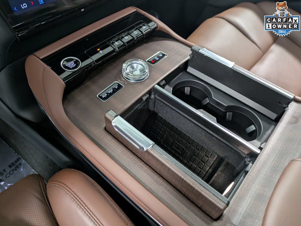 Used 2026 Lincoln Navigator Reserve AWD/4WD image 16