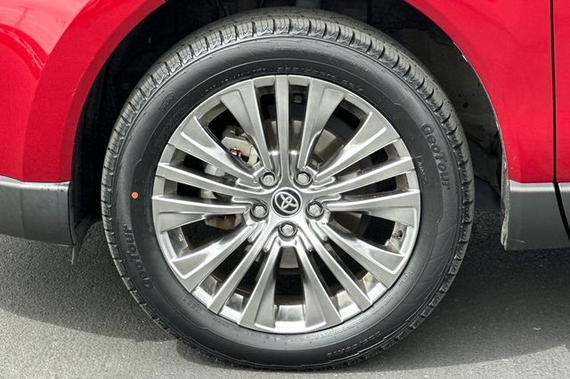Used 2023 Toyota Venza XLE AWD/4WD image 31