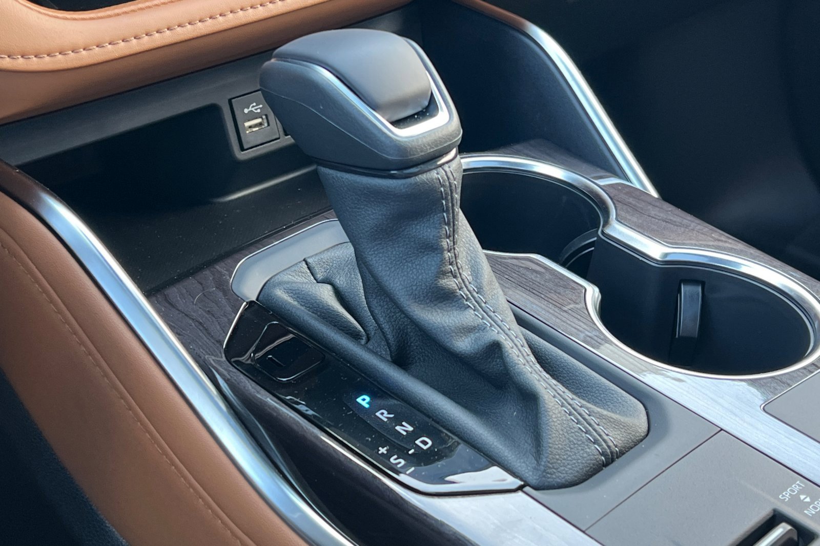 New 2025 Toyota Highlander Platinum image 24