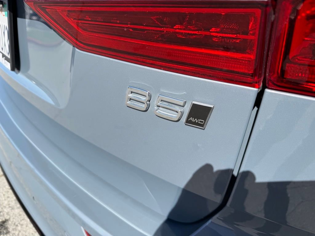 Used 2024 Volvo XC60 B5 Core image 12