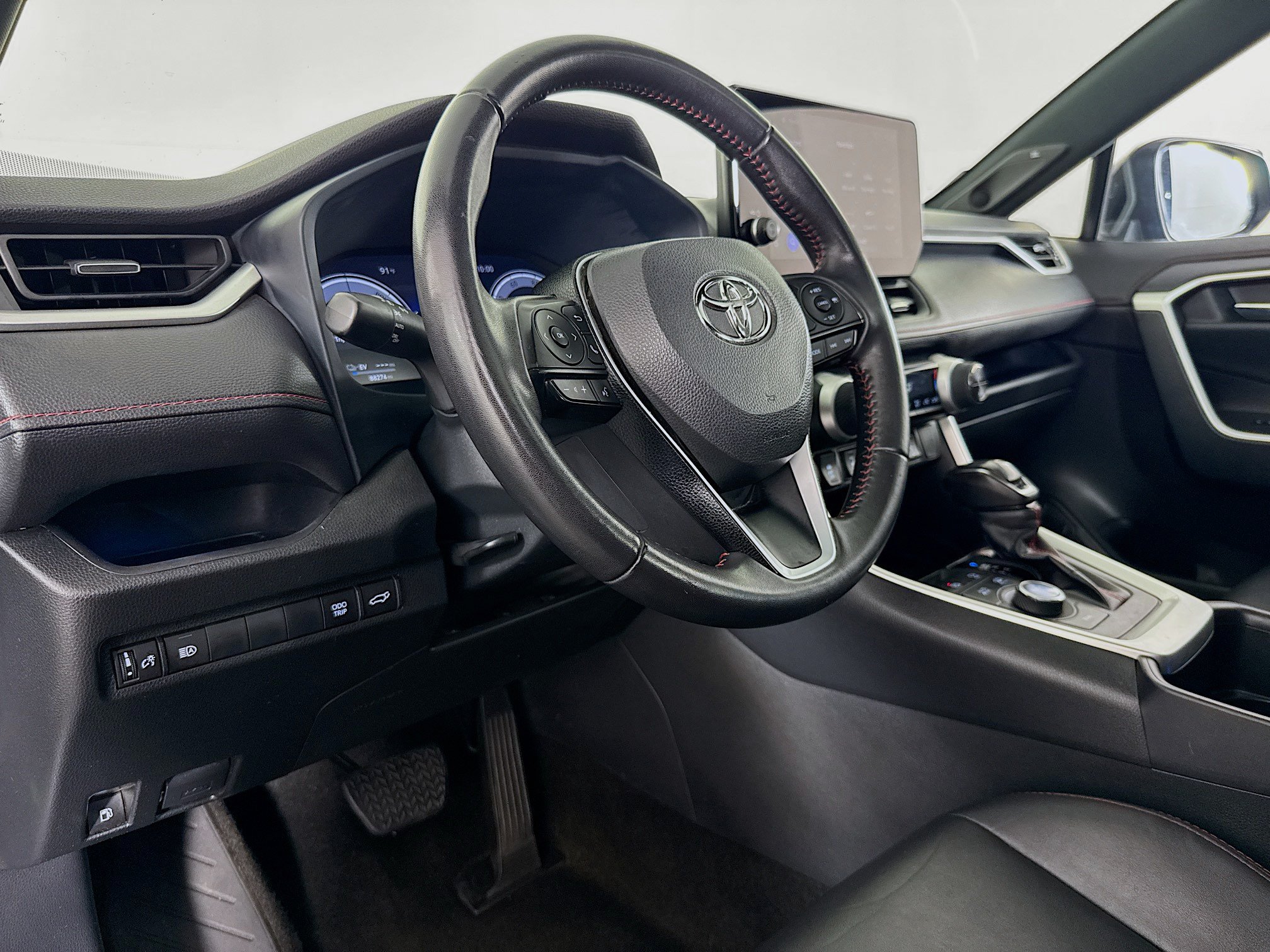 Used 2024 Toyota RAV4 XSE AWD/4WD image 21