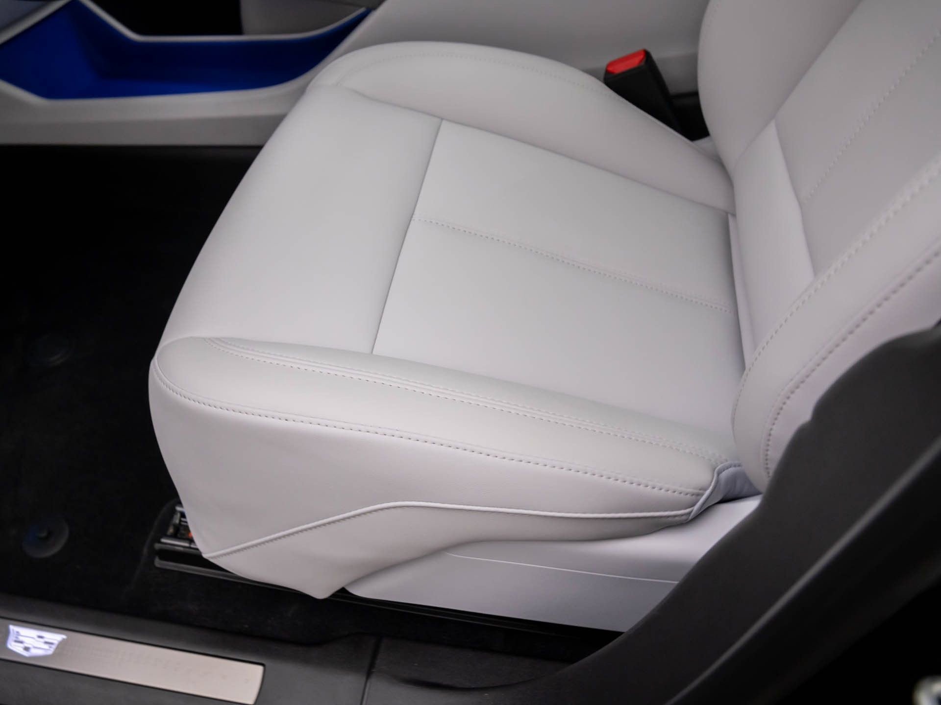 New 2026 Cadillac Optiq Sport 1 image 16