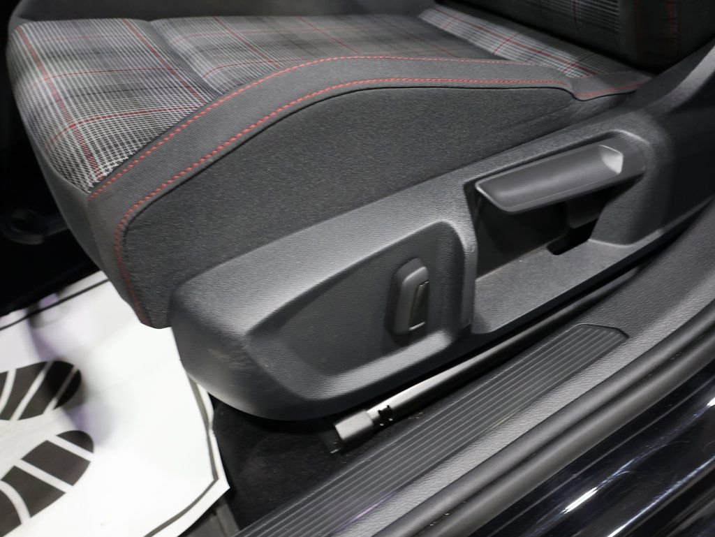 Used 2024 Volkswagen GTI SE image 10