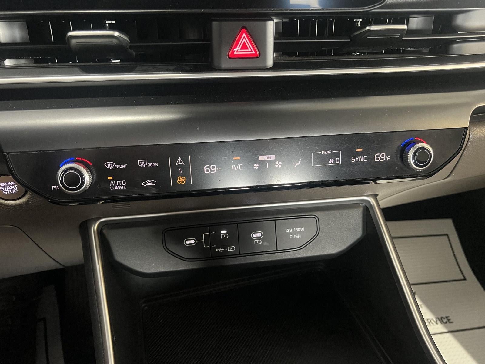 Used 2026 Kia Carnival FWD image 15