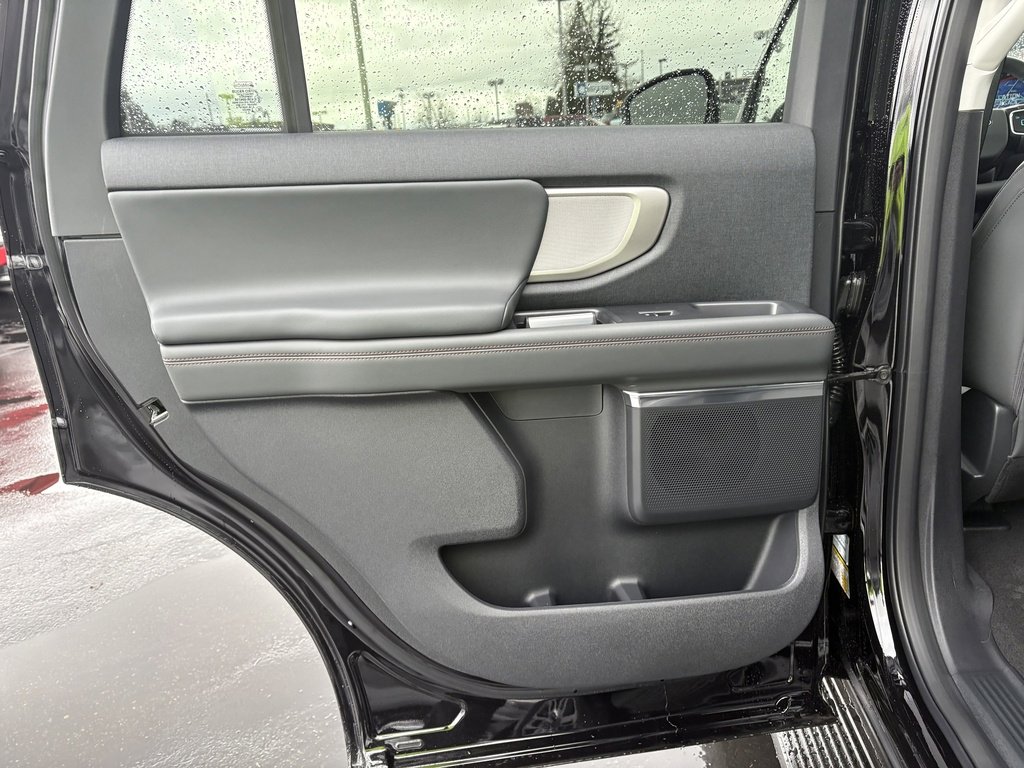 New 2025 Ford Expedition Active image 37