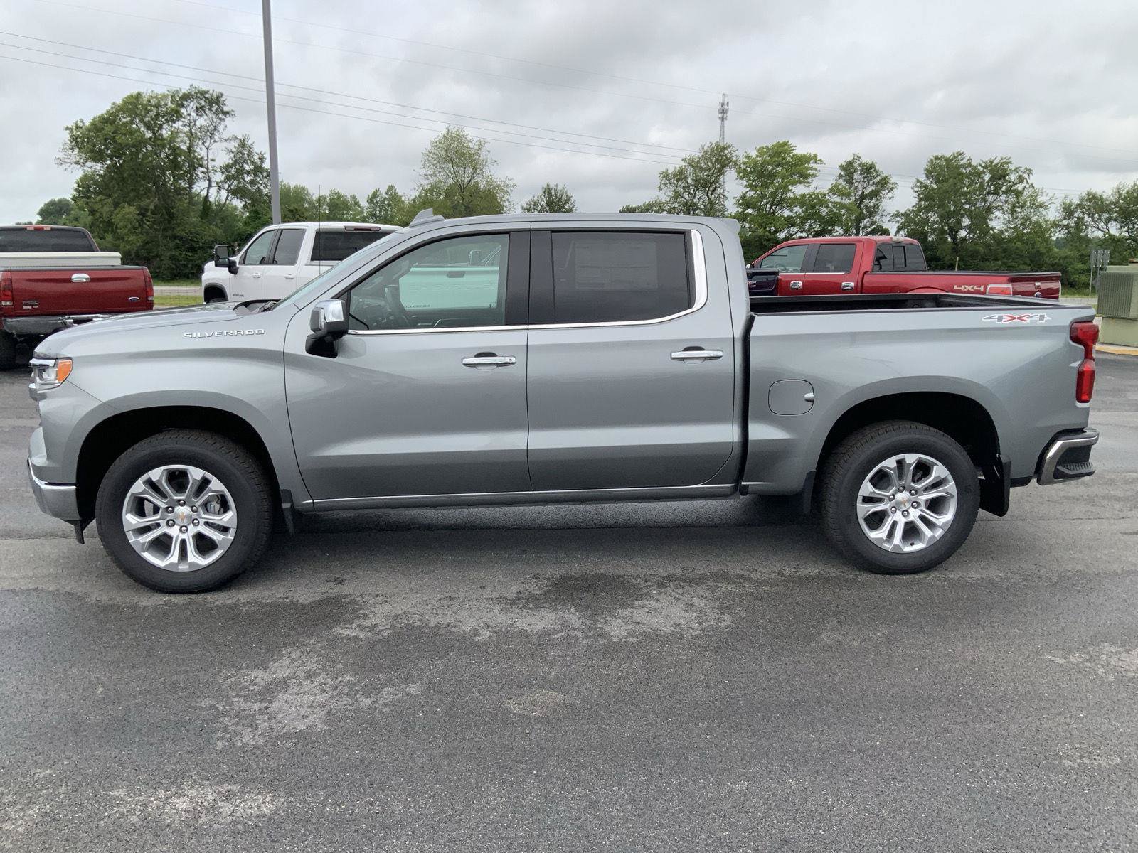 New 2026 Chevrolet Silverado 1500 LTZ w/ LTZ Premium Package AWD/4WD image 7