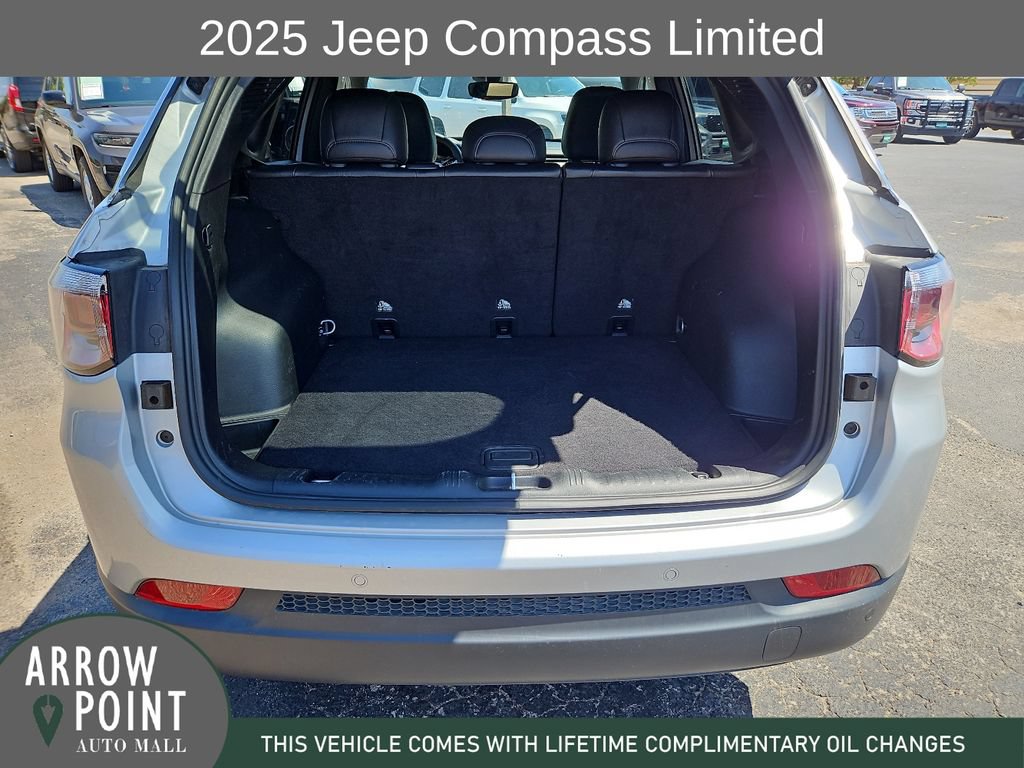 Used 2025 Jeep Compass Limited AWD/4WD image 17