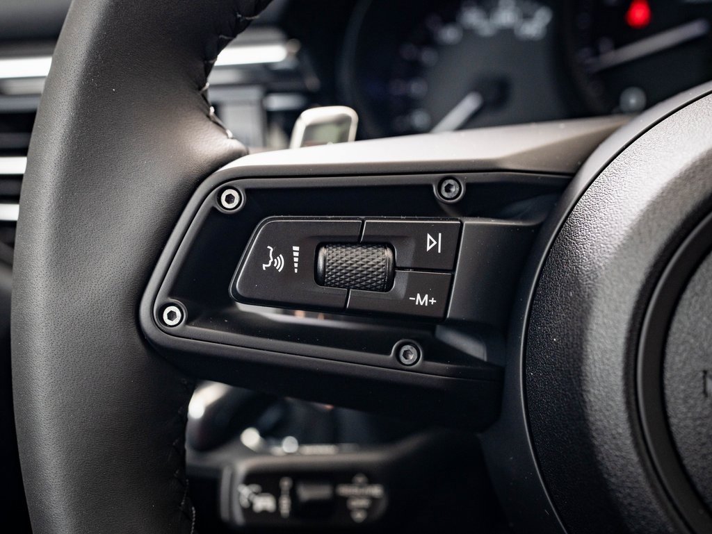 Certified 2025 Porsche Macan Turbo image 26