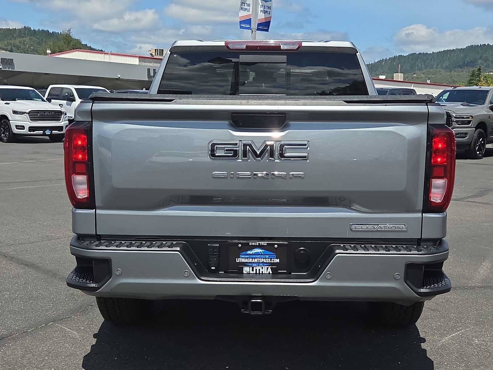 Used 2023 GMC Sierra 1500 Elevation w/ Elevation Premium Package AWD/4WD image 13
