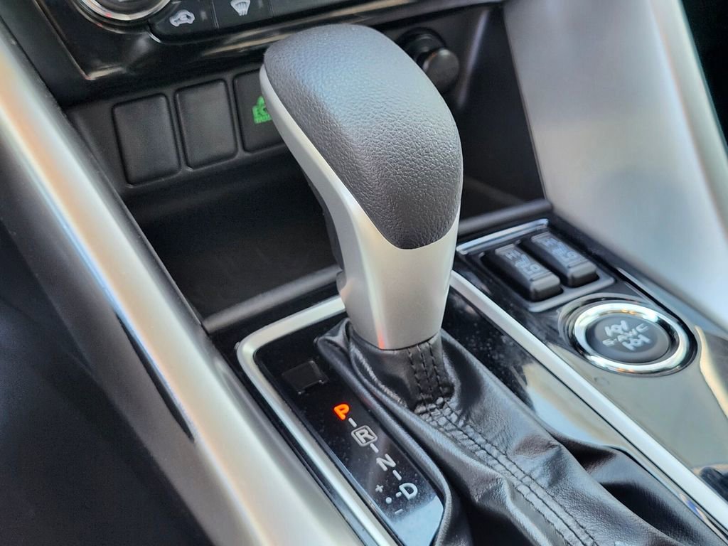 Used 2022 Mitsubishi Eclipse Cross LE image 23