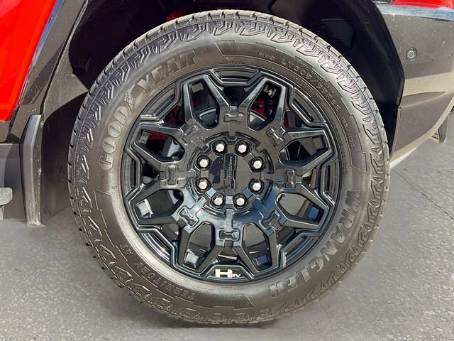 New 2026 GMC Hummer EV SUV w/ LPO, Dark Essentials Package image 19