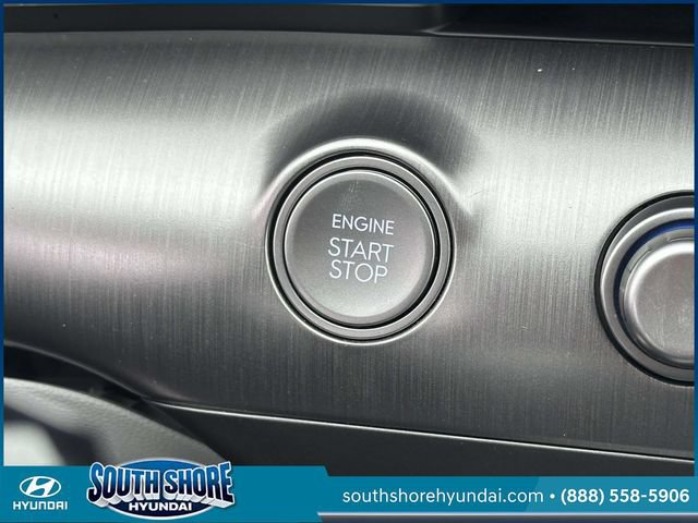 Certified 2025 Hyundai Kona SEL AWD/4WD image 31