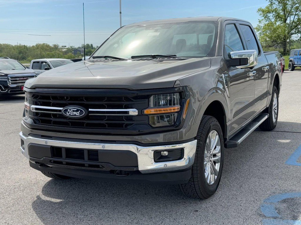 Used 2025 Ford F150 XLT w/ Equipment Group 302A MID image 11