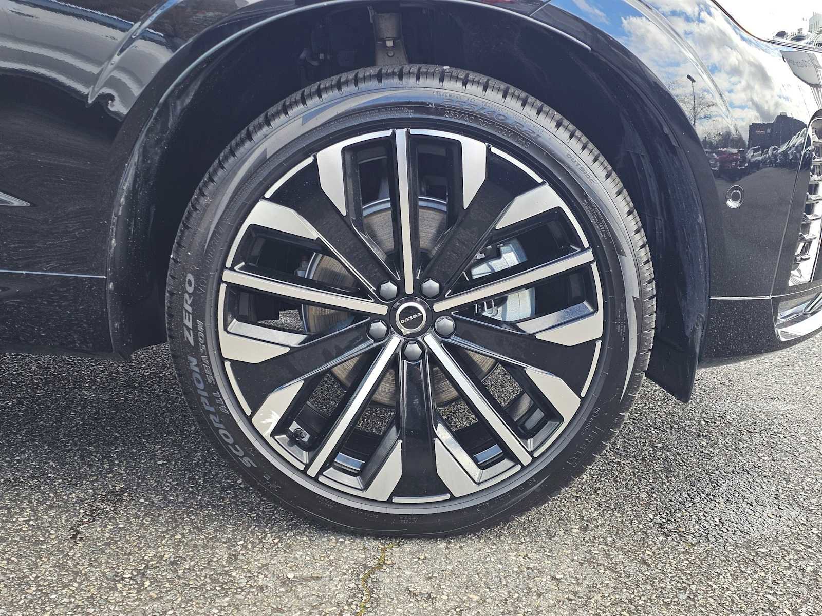 Used 2026 Volvo XC60 B5 Ultra w/ Protection Package Premier AWD/4WD image 9