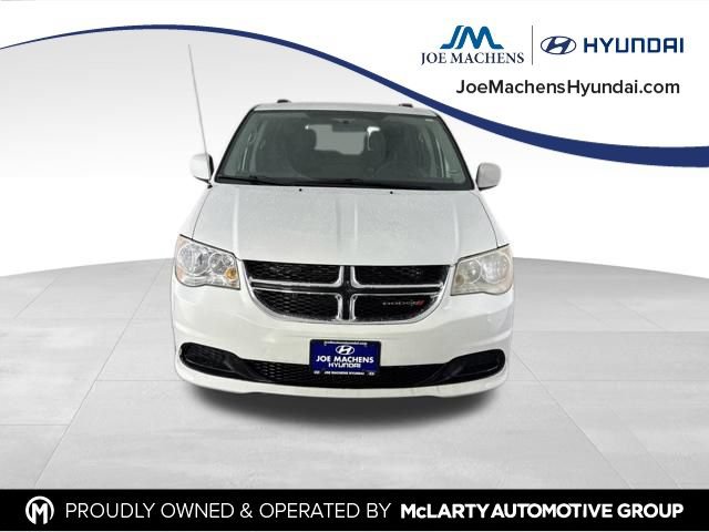 Used 2016 Dodge Grand Caravan SXT FWD image 2