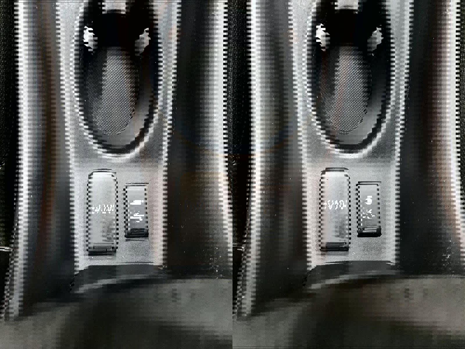 Used 2019 Toyota Prius LE AWD/4WD image 35