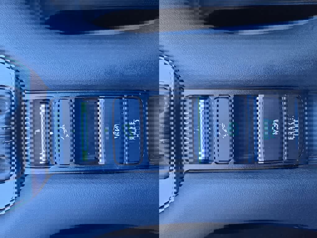 Used 2023 Honda HR-V LX image 35