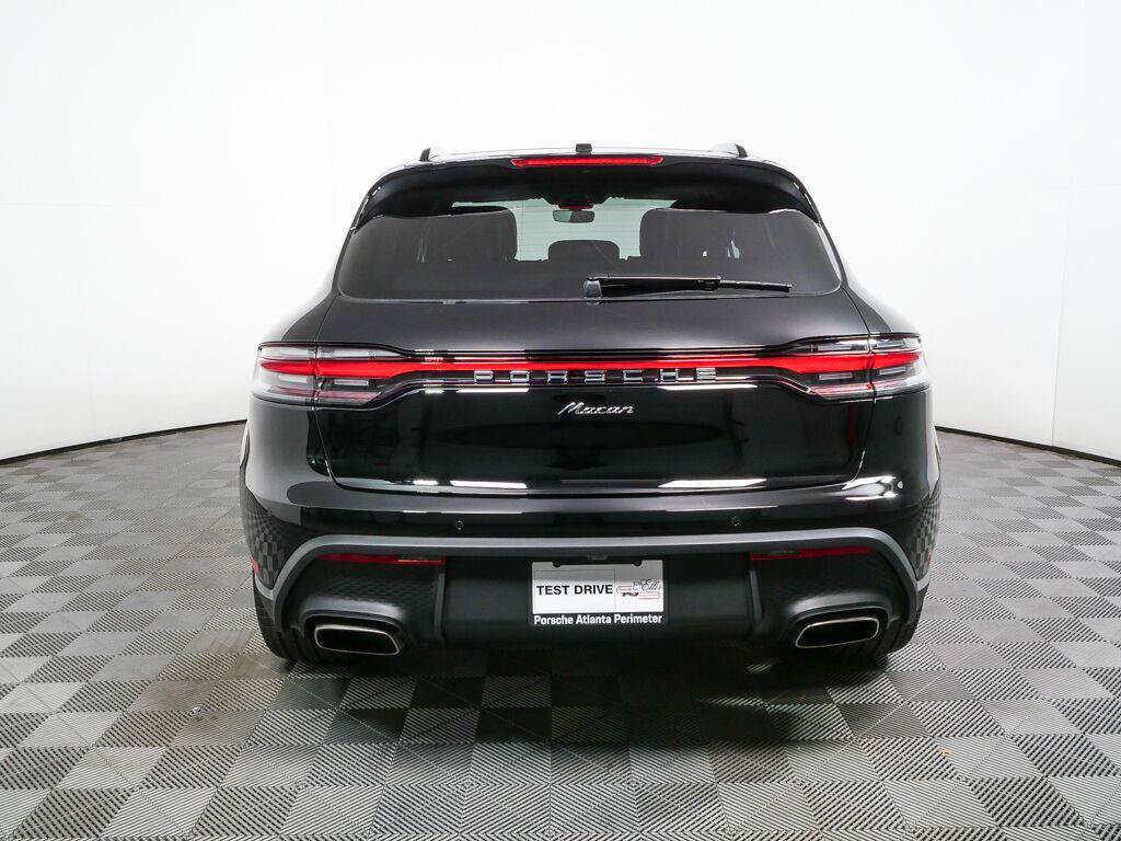 Certified 2026 Porsche Macan AWD/4WD image 30