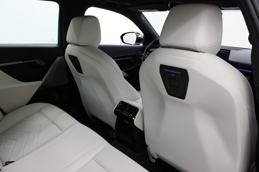 Used 2024 BMW 530i w/ Convenience Package image 20