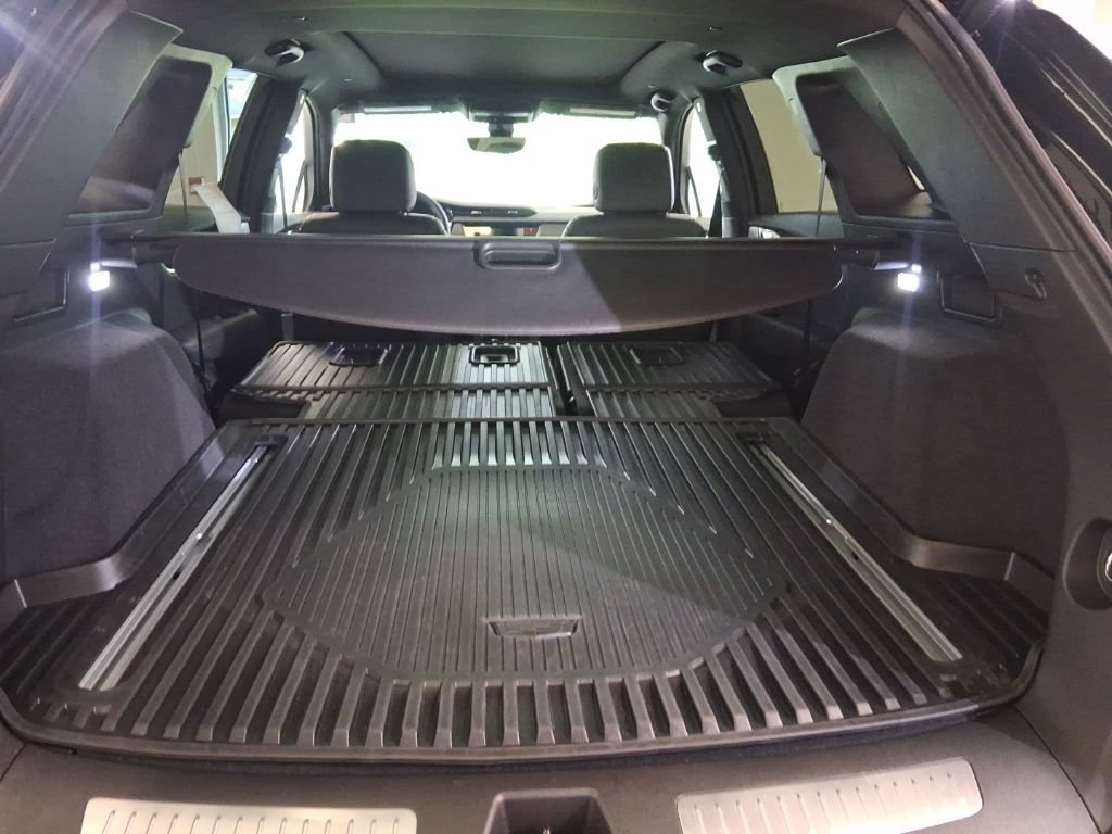 Certified 2026 Cadillac XT5 Sportv w/ LPO, Floor Liner Package AWD/4WD image 10