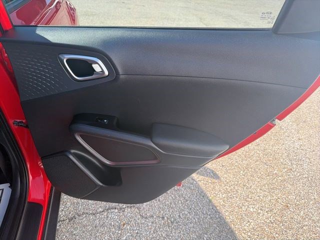 Used 2020 Kia Soul S FWD image 14