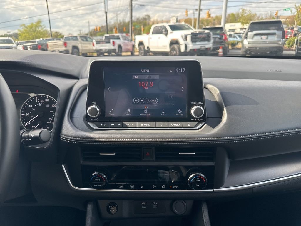 Used 2025 Nissan Rogue SV AWD/4WD image 21