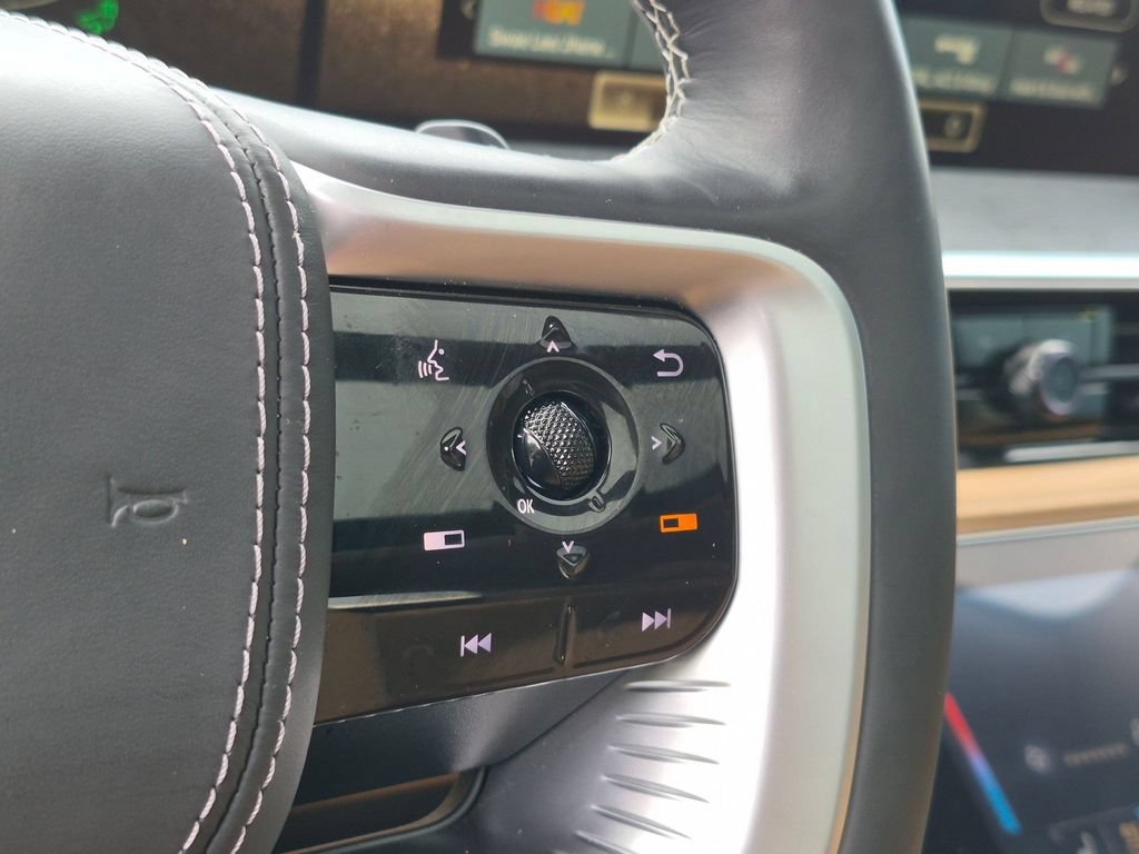 Used 2025 INFINITI QX80 Sensory AWD/4WD image 16