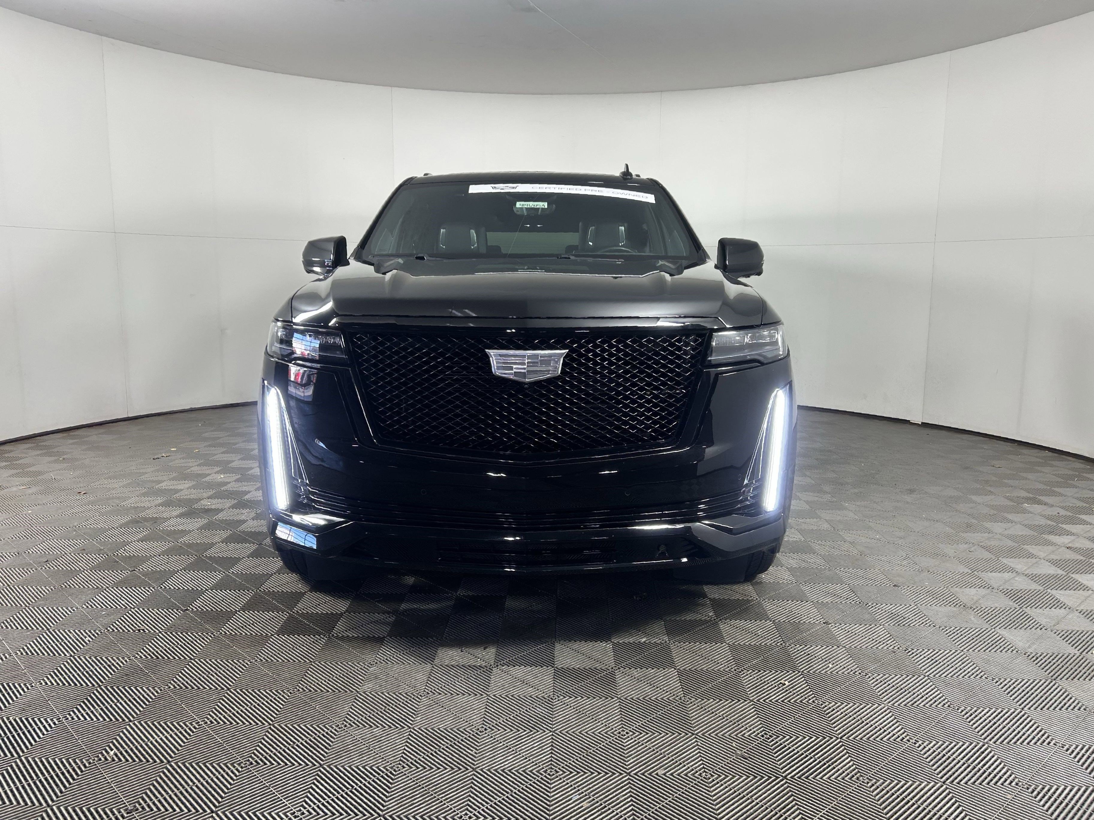 Used 2023 Cadillac Escalade ESV Sport w/ LPO, ONYX Package image 2