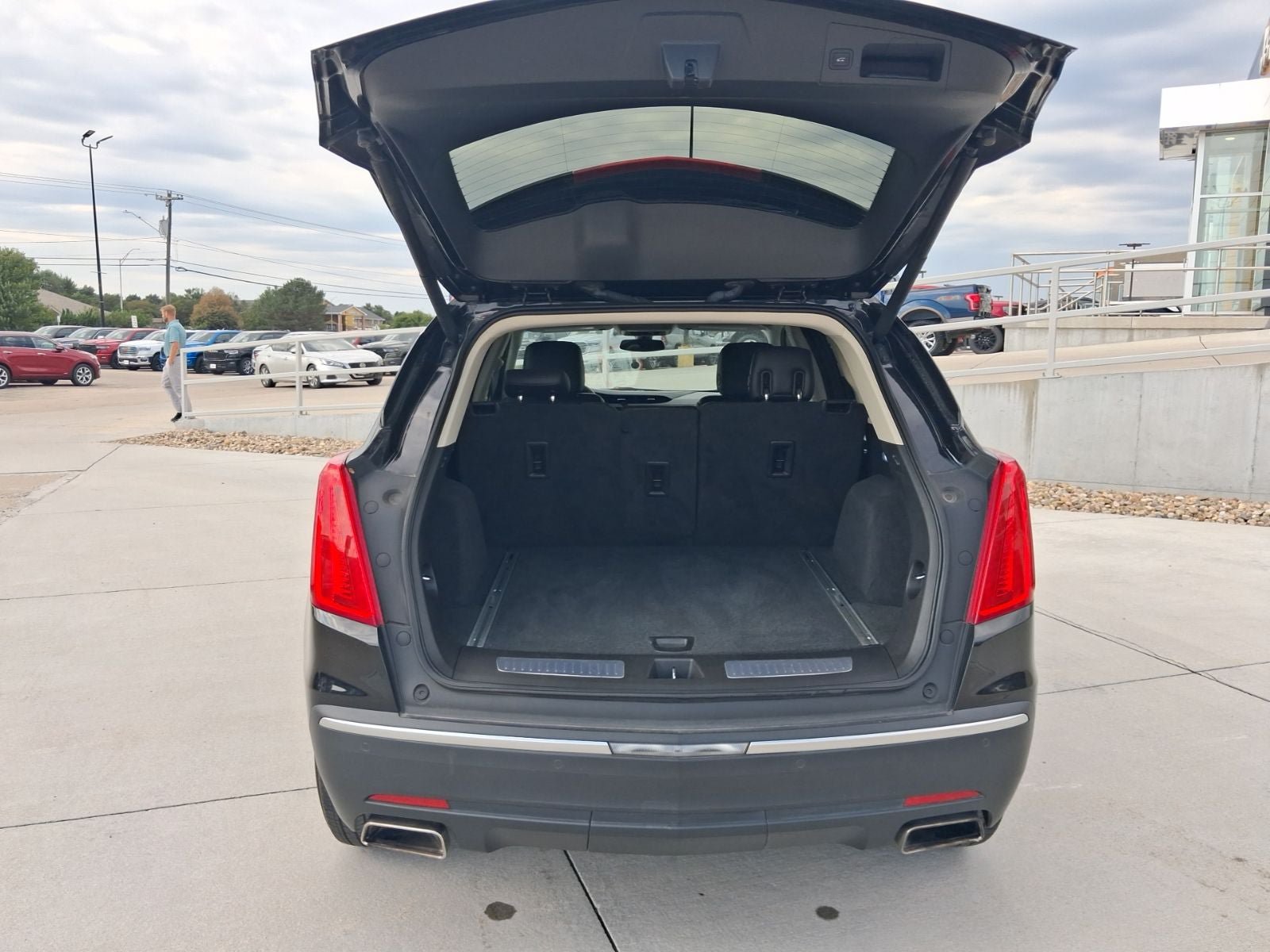 Used 2017 Cadillac XT5 Luxury FWD image 25