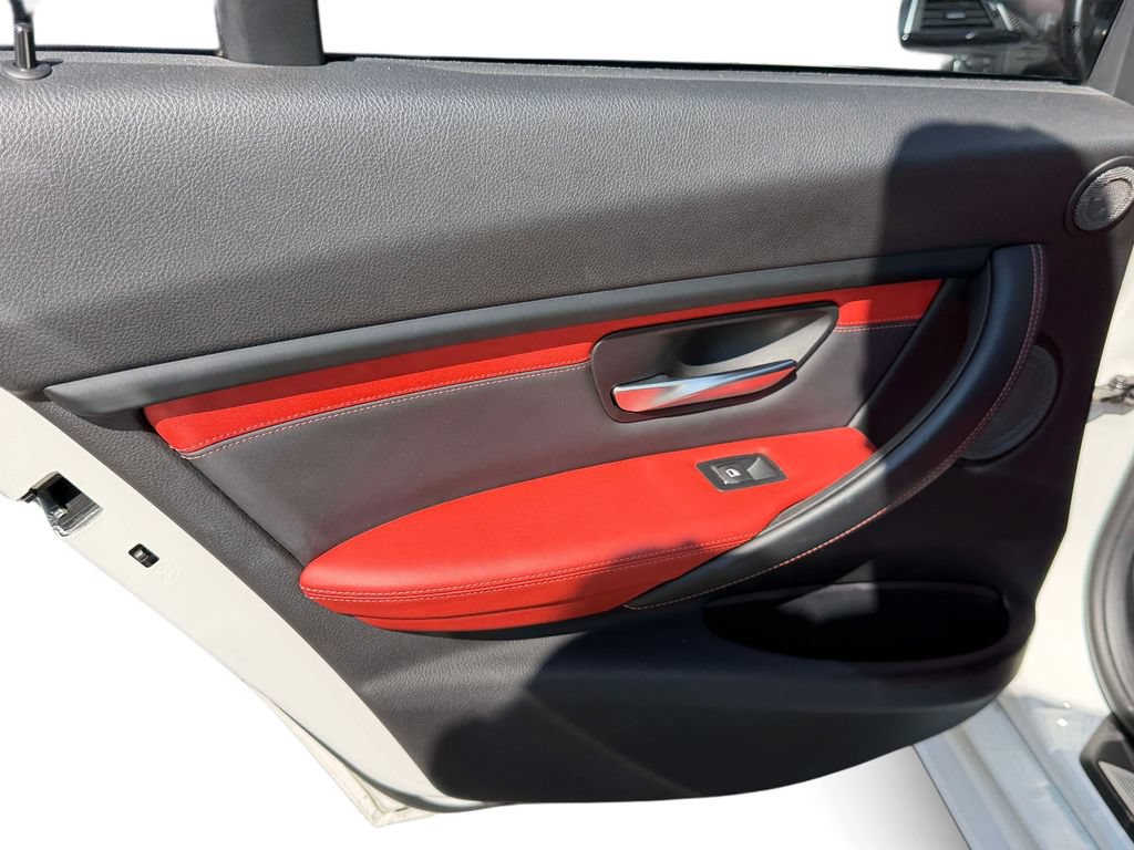 Used 2018 BMW M3 RWD image 23