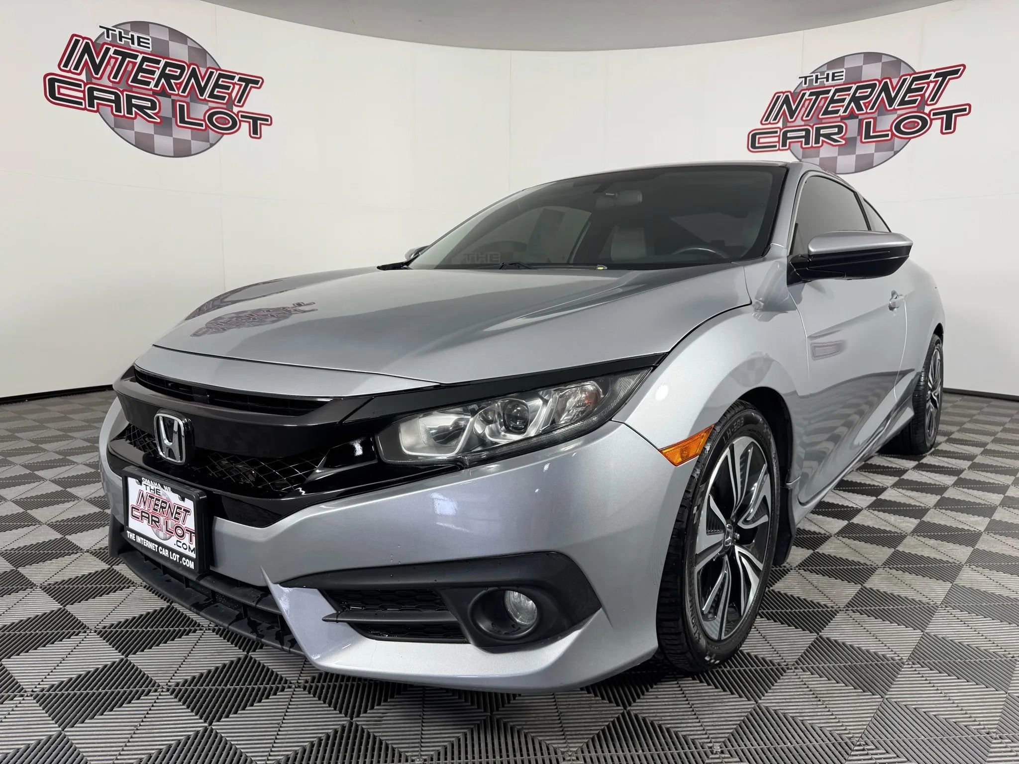 Used 2018 Honda Civic EX-T image 3