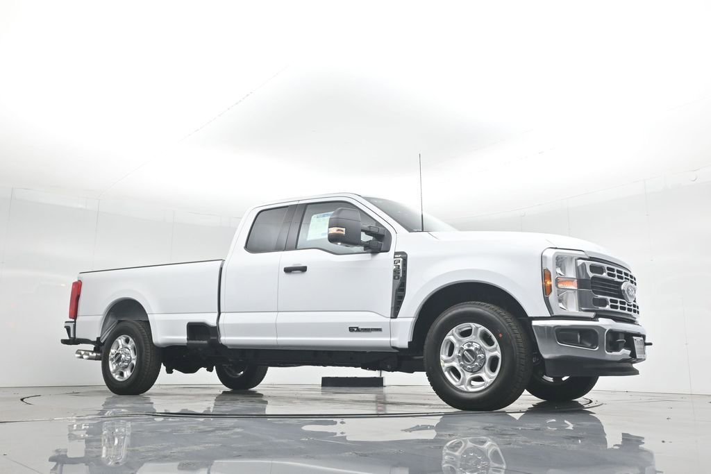 New 2026 Ford F350 XLT image 3