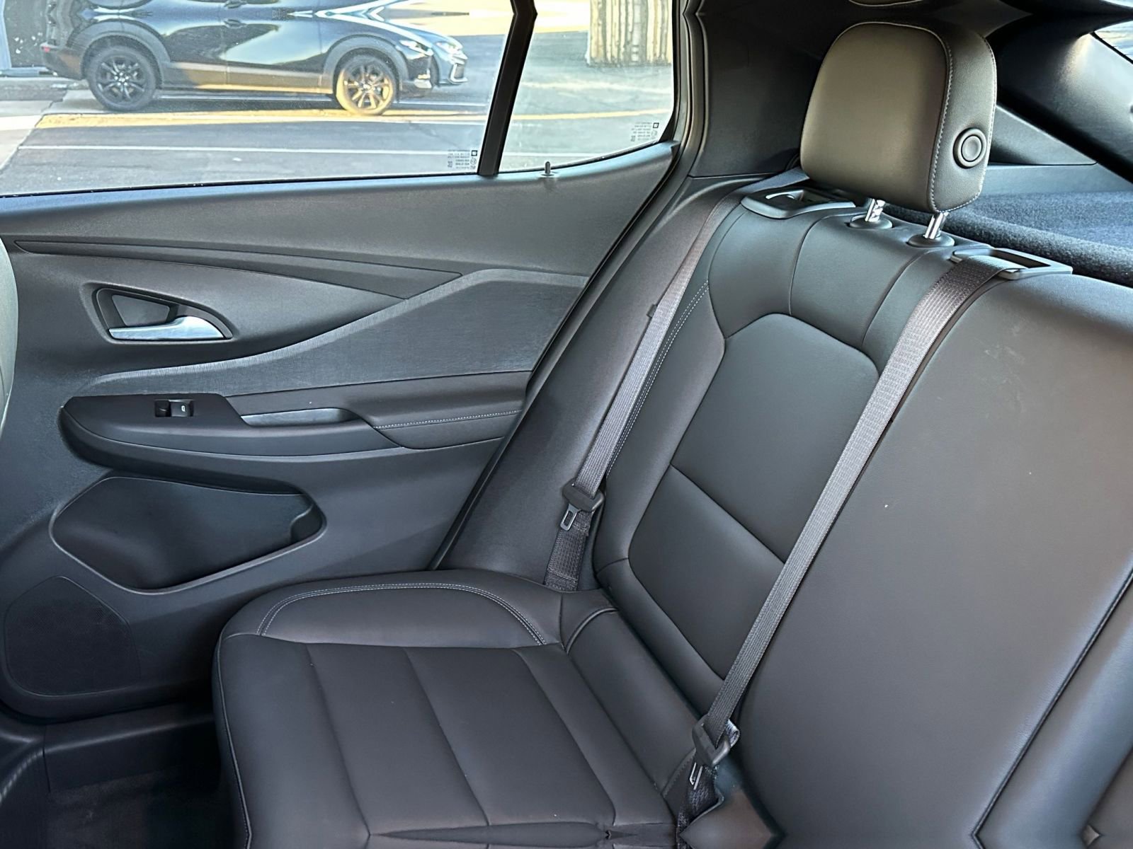 Used 2025 Buick Envista Sport Touring image 37