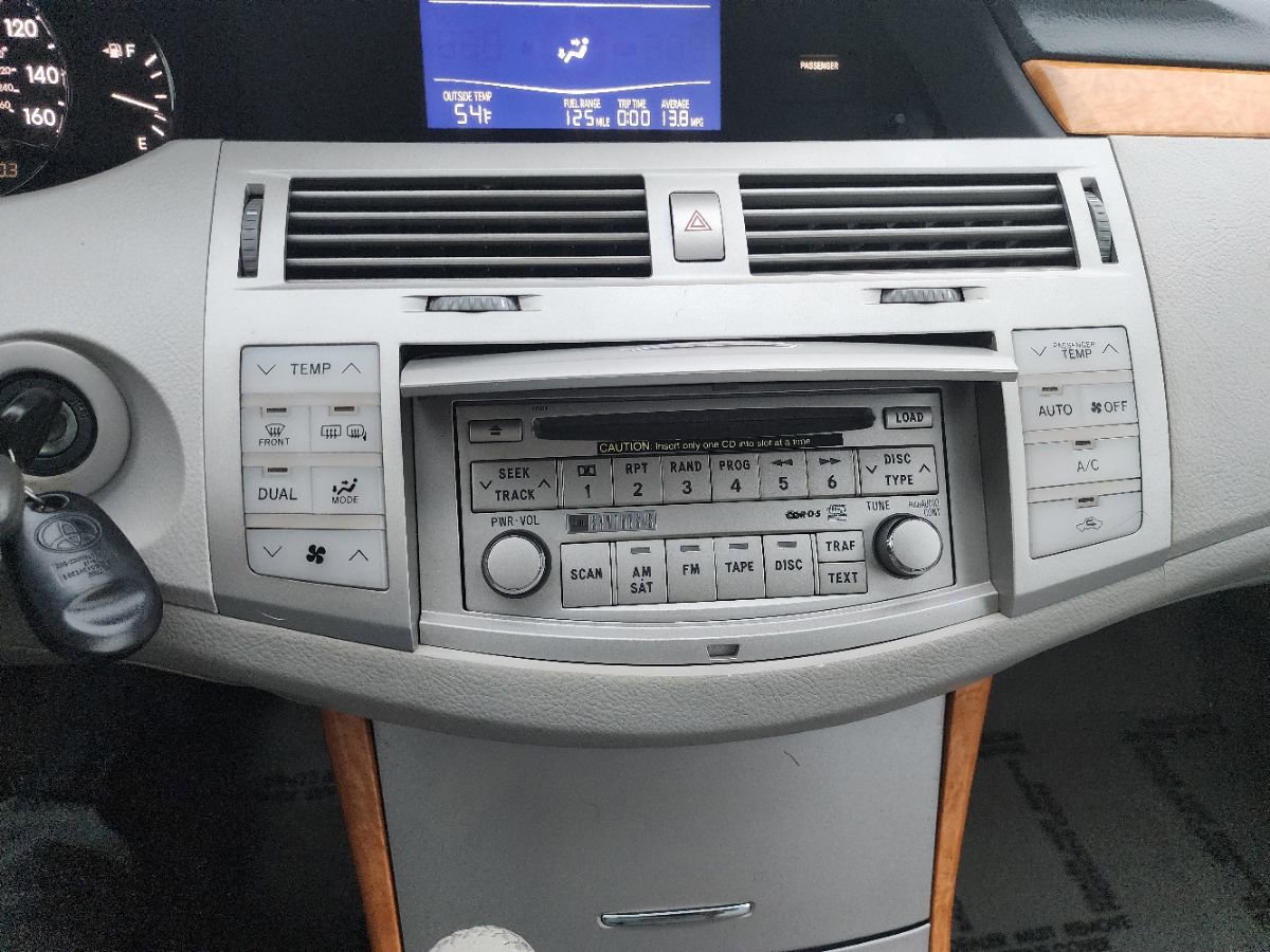 Used 2006 Toyota Avalon XLS image 16