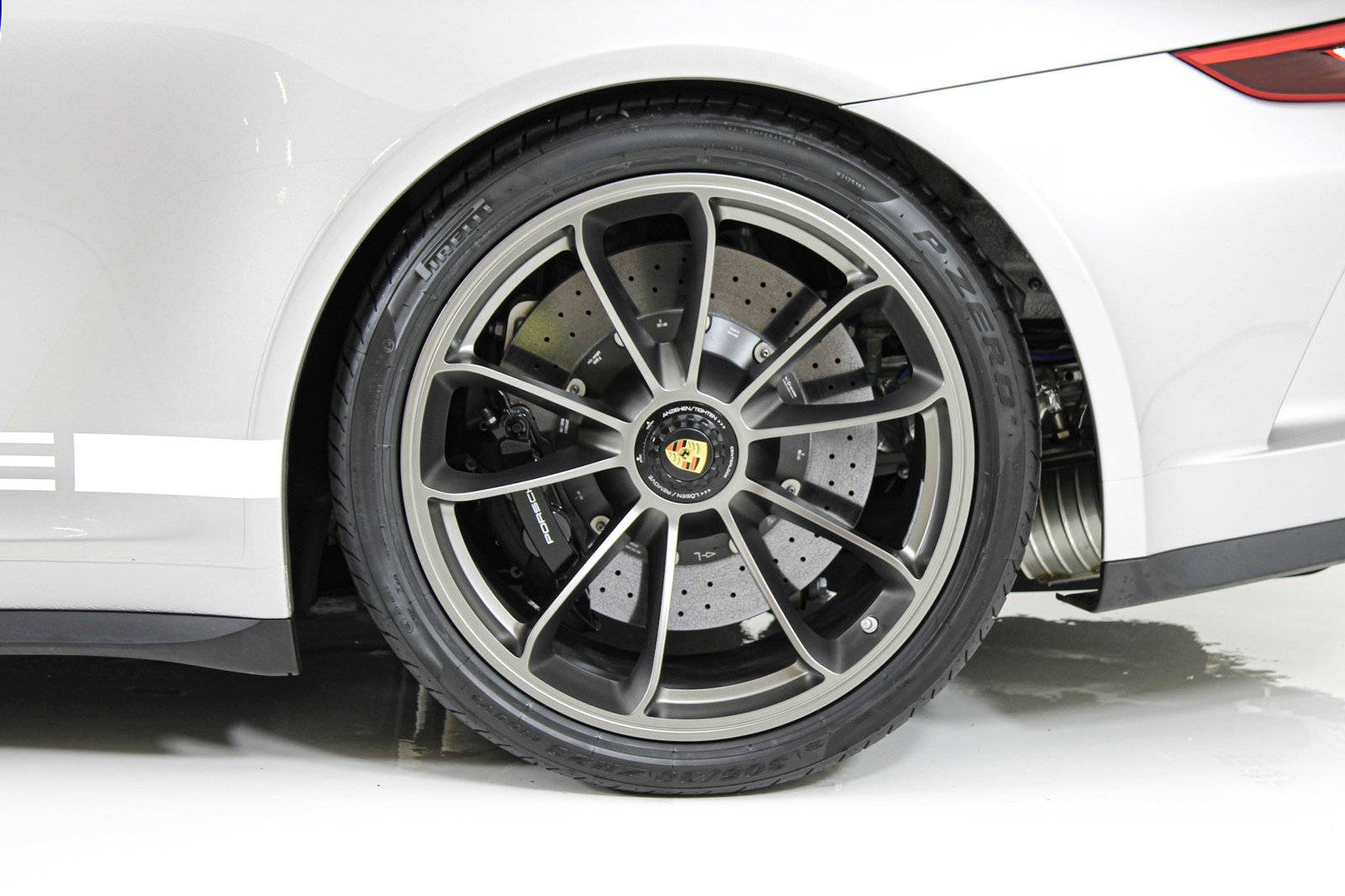 Used 2019 Porsche 911 Speedster RWD image 21