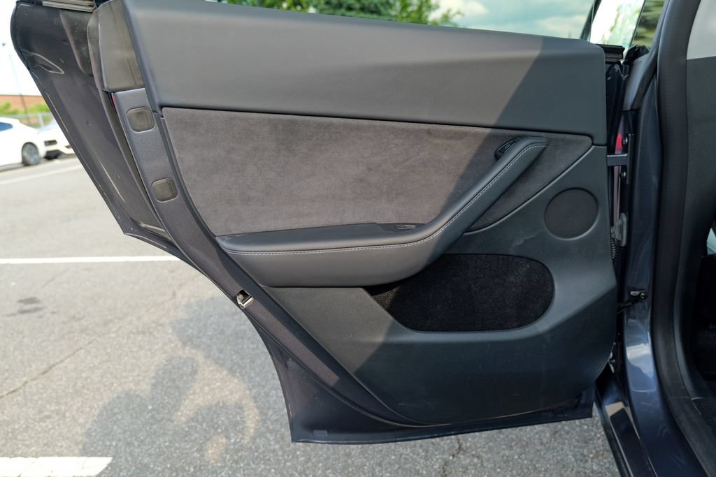 Used 2023 Tesla Model Y Long Range AWD/4WD image 25