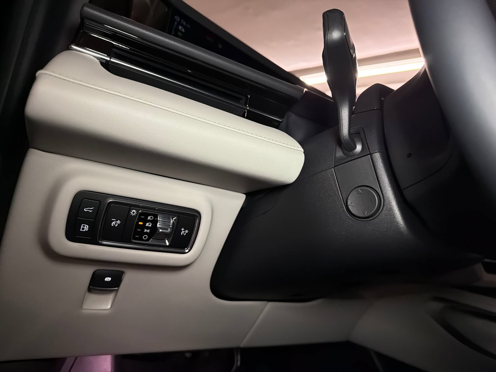New 2026 Lincoln Nautilus Premier w/ Equipment Group 102A AWD/4WD image 31