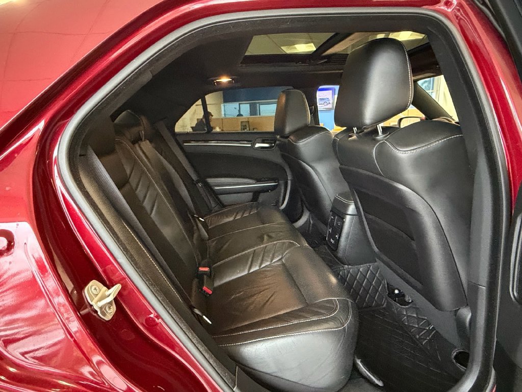 Used 2023 Chrysler 300 C RWD image 15
