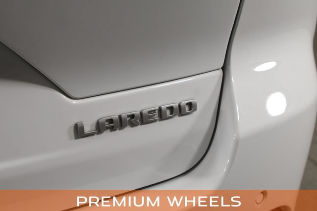 Used 2025 Jeep Grand Cherokee Laredo X RWD image 9
