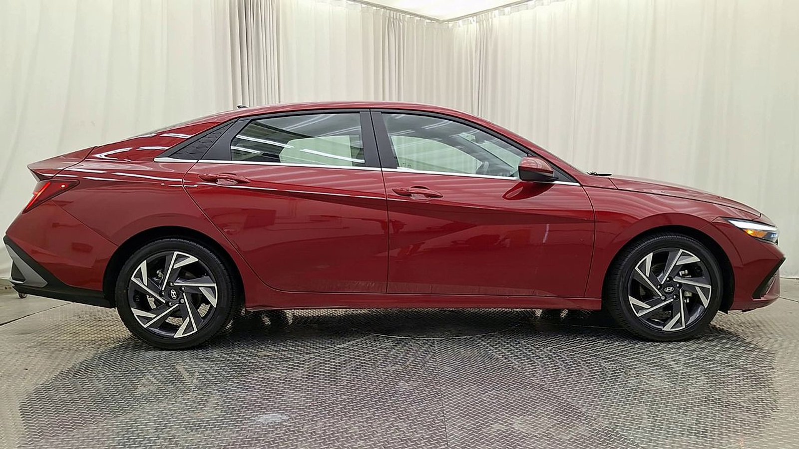 Used 2024 Hyundai Elantra SEL w/ Convenience Package FWD image 6